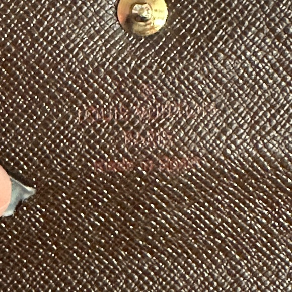 Sarah Wallet - Picture 3 of 11